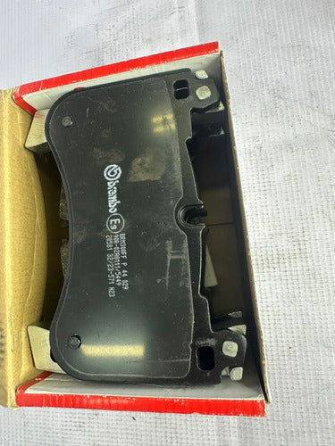 PASTILLAS DE FRENO DELANTERAS BREMBO LR138646BR